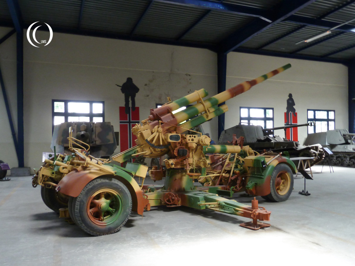 8.8 cm FlaK 37 on Sd.Ah. 202 – German Anti-Aircraft Gun | LandmarkScout